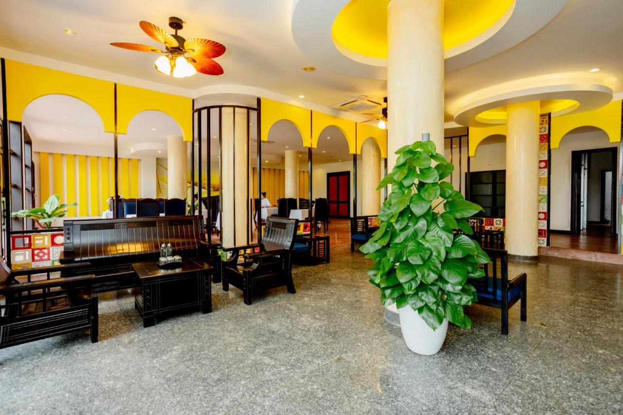 Sea And Sand Hotel Hoi An Exterior photo