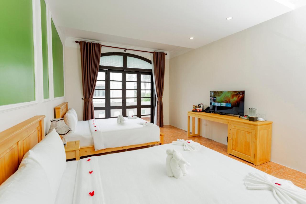 Sea And Sand Hotel Hoi An Exterior photo
