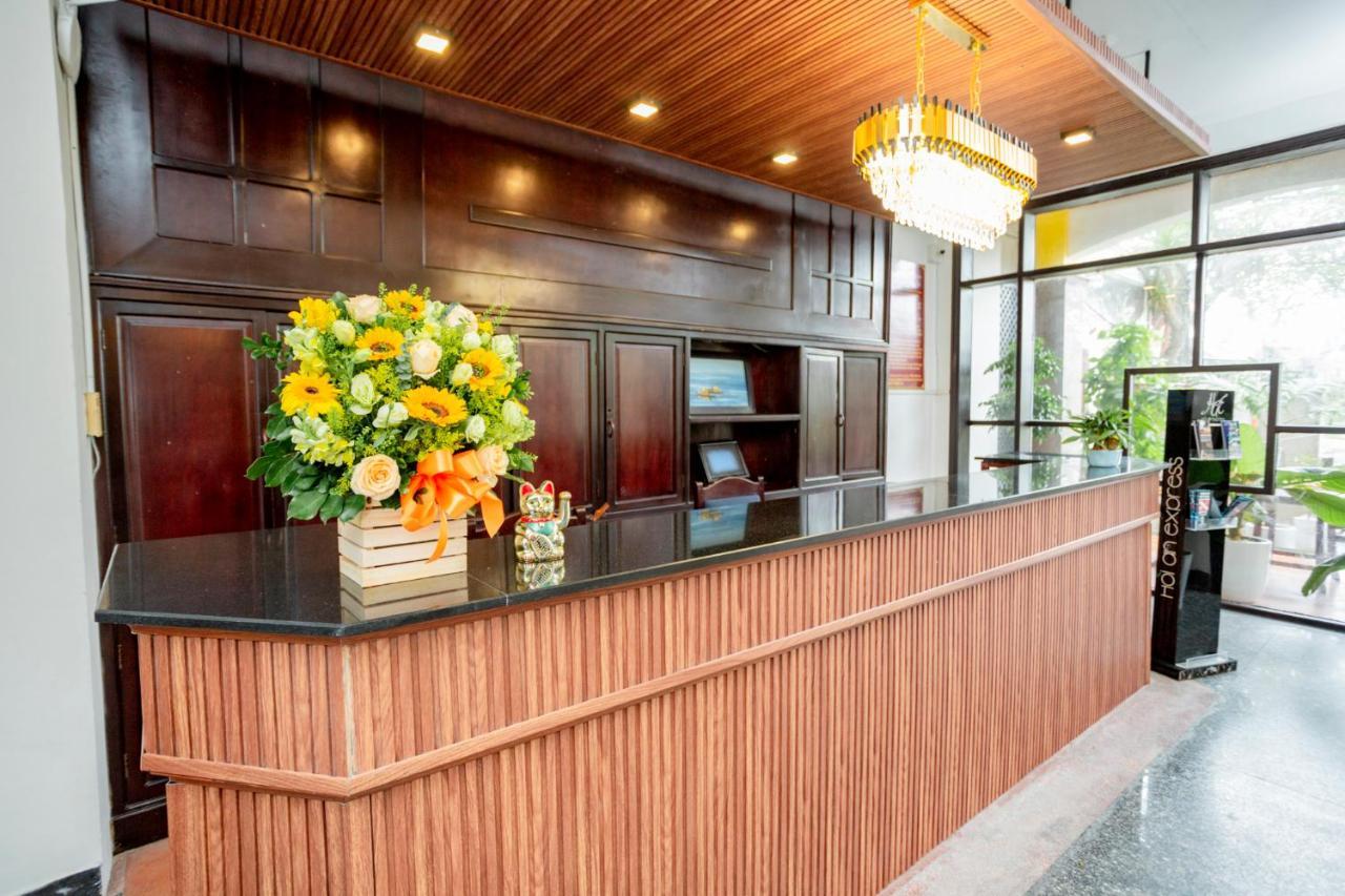 Sea And Sand Hotel Hoi An Exterior photo