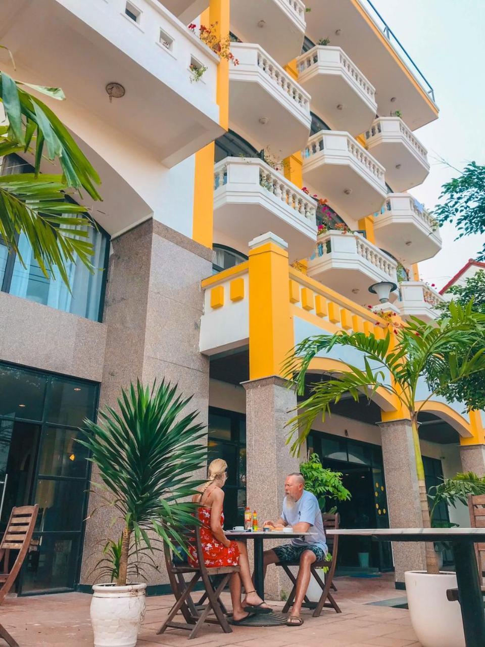 Sea And Sand Hotel Hoi An Exterior photo