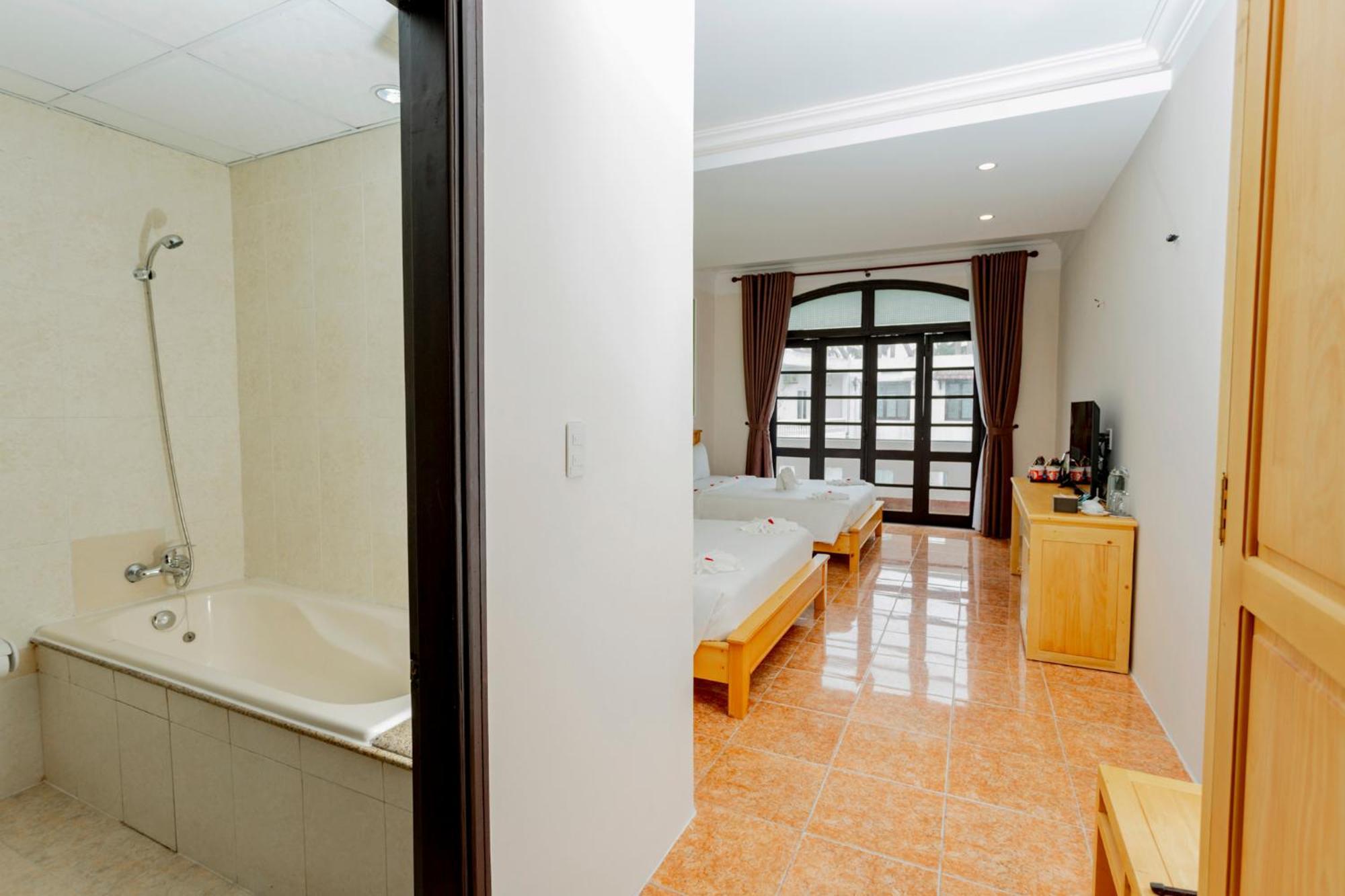 Sea And Sand Hotel Hoi An Exterior photo