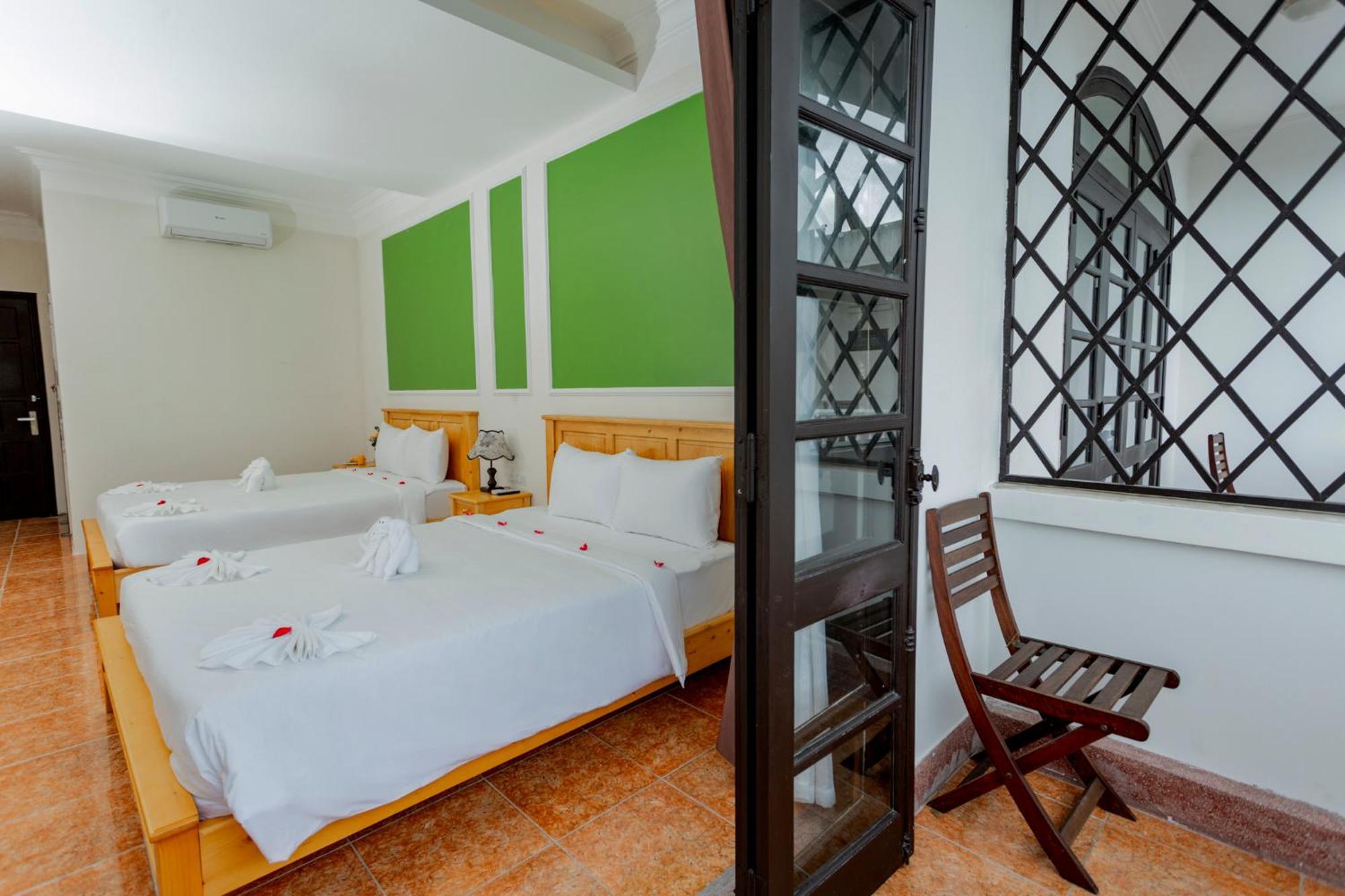 Sea And Sand Hotel Hoi An Exterior photo